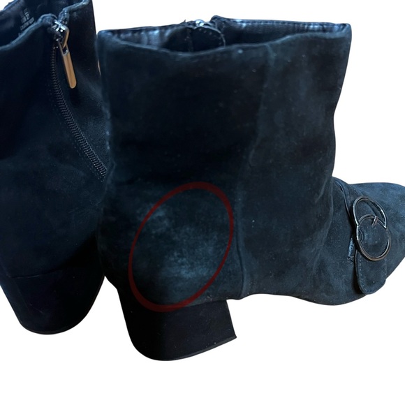 BLEECKER & BOND Lacey Black Suede Block Heel Ankle Boot
Size 10 - Picture 2 of 10